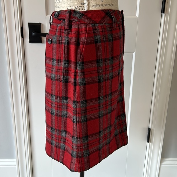 LIKE NEW Eddie Bauer Plaid Skirt - Picture 5 of 6
